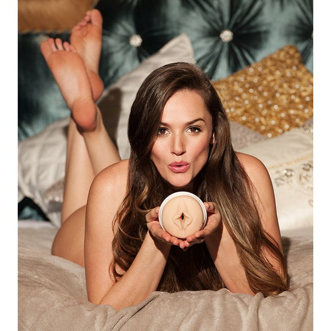 Fleshlight Girls - Tori Black | Torrid